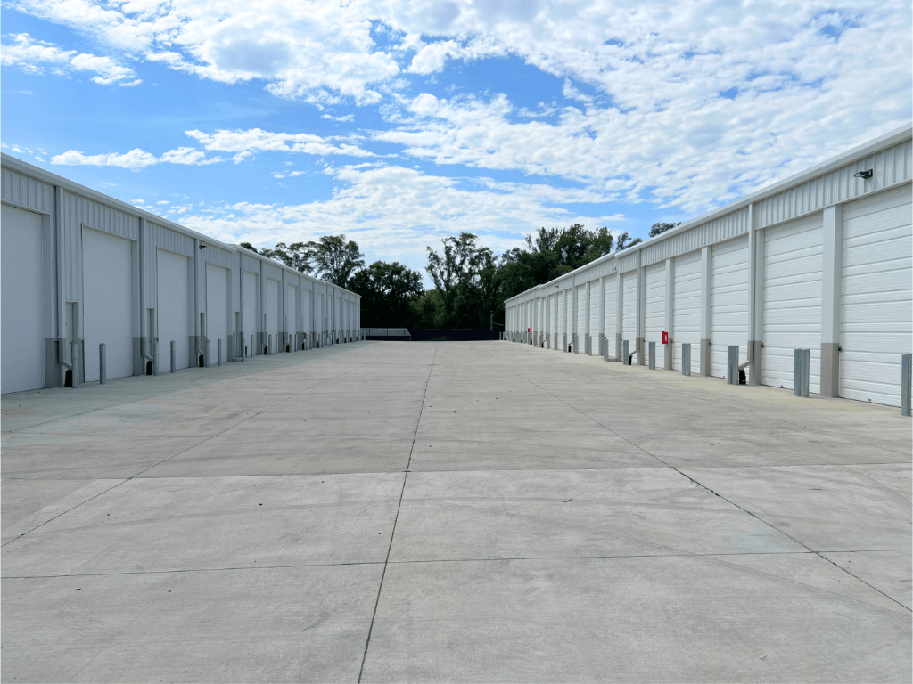 Contractor-storage-council-bluffs contractor bays and concrete drive lane
