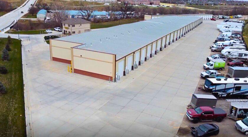 contractor-bays-omaha-ne Contractor bays with outdoor parking